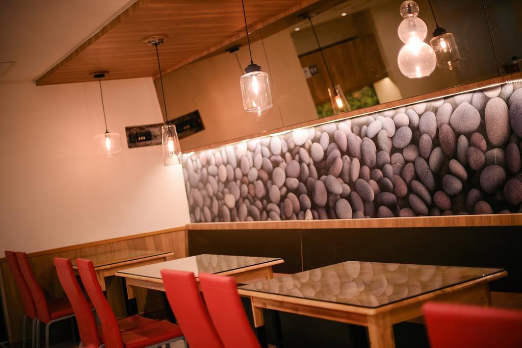 Kiwi-Taichung Station Branch 1 Hotel Eksteriør billede