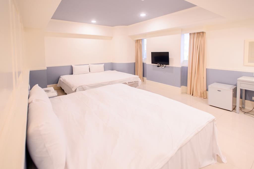 Kiwi-Taichung Station Branch 1 Hotel Eksteriør billede