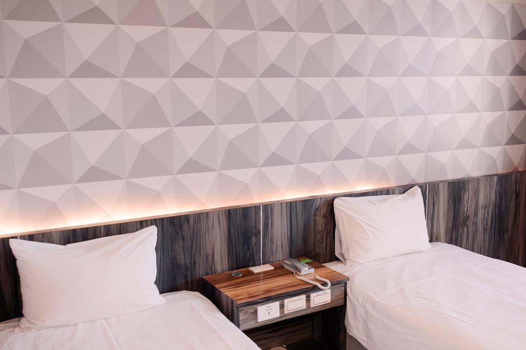 Kiwi-Taichung Station Branch 1 Hotel Eksteriør billede