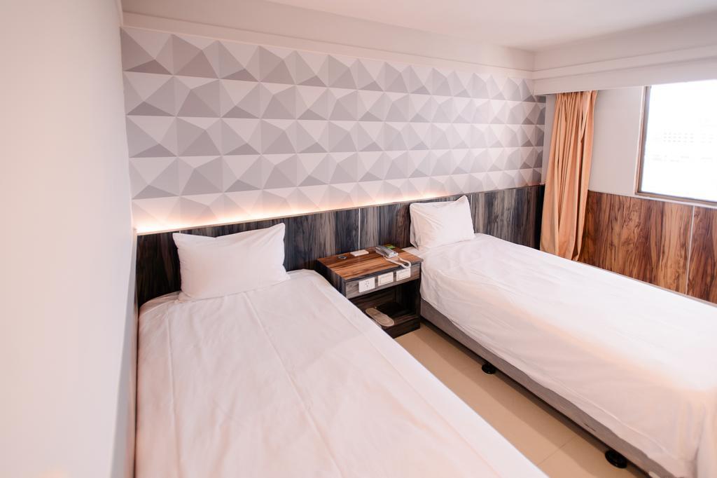 Kiwi-Taichung Station Branch 1 Hotel Eksteriør billede