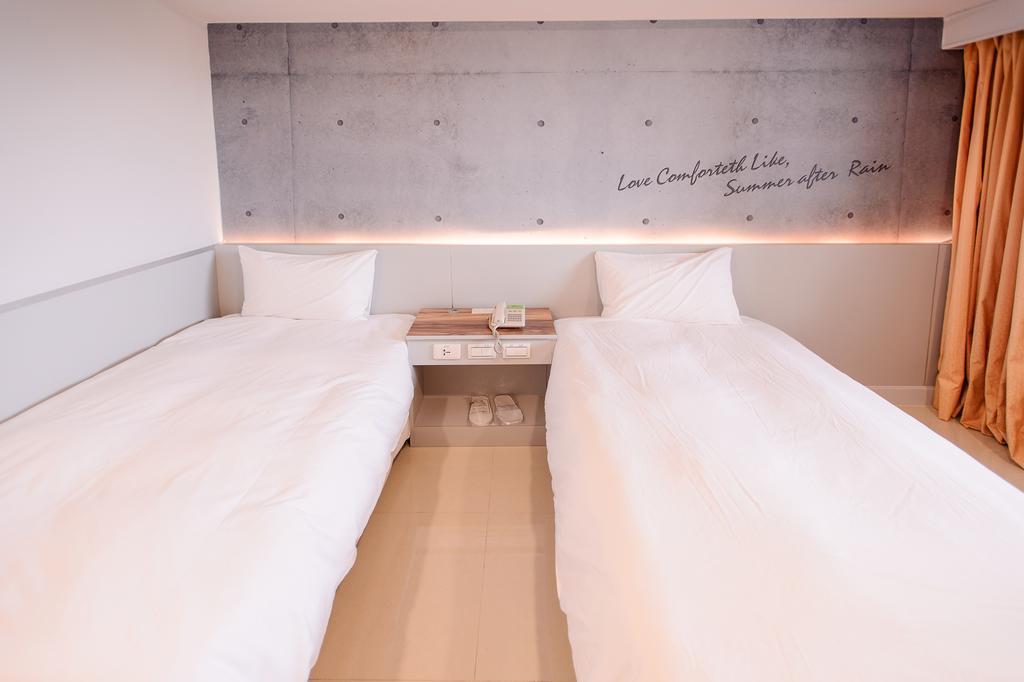 Kiwi-Taichung Station Branch 1 Hotel Eksteriør billede