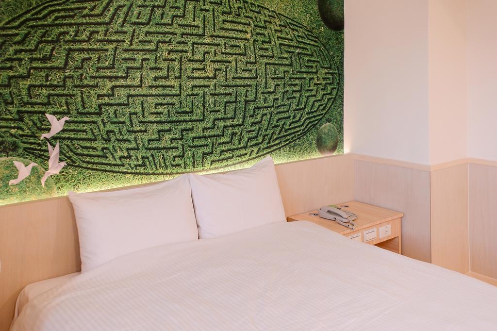 Kiwi-Taichung Station Branch 1 Hotel Eksteriør billede