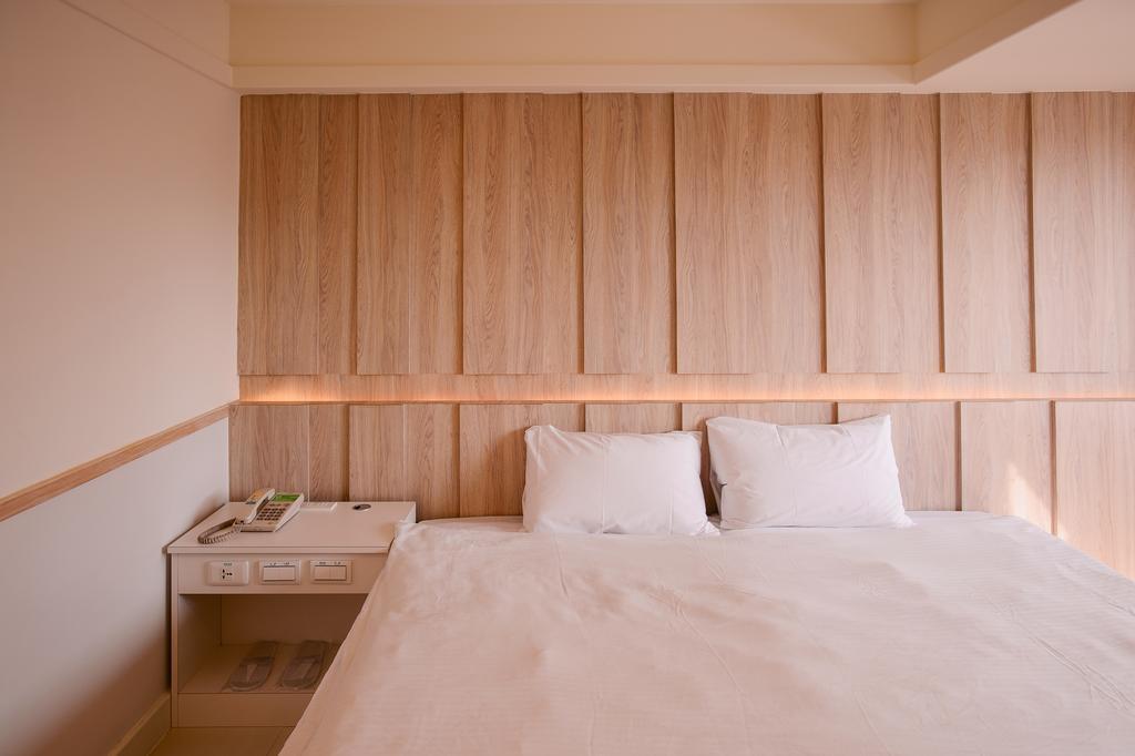 Kiwi-Taichung Station Branch 1 Hotel Eksteriør billede